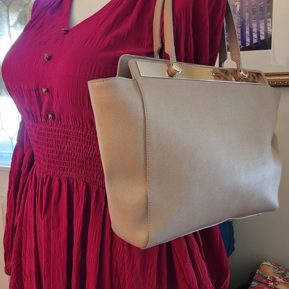 Furla NWOT large tote shoulder bag. (Huge Discount!!)